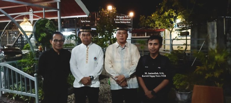 Foto Suasana Khidmat saat Wartawan Sigap News NTB (M. Aminullah) Saat Berfoto Bersama Brigjen Pol. Lalu Muhammad Iwan Mahardan & Iptu Setelah Dilaksanakannya Bukber, pada Sabtu (14/3/2026) (Dok. Pribadi) Foto Suasana Khidmat saat Wartawan Sigap News NTB (M. Aminullah) Saat Berfoto Bersama Brigjen Pol. Lalu Muhammad Iwan Mahardan & Iptu Setelah Dilaksanakannya Bukber, pada Sabtu (14/3/2026) (Dok. Pribadi)